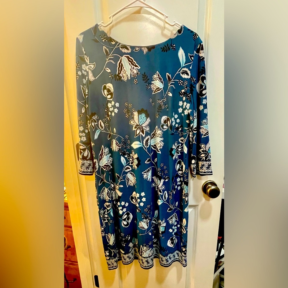 3/4 sleeve dress great for dining or work